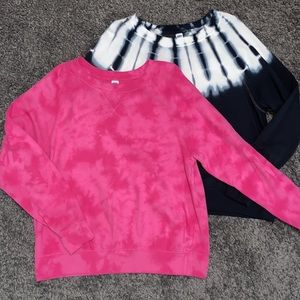 Tie dye crewnecks!